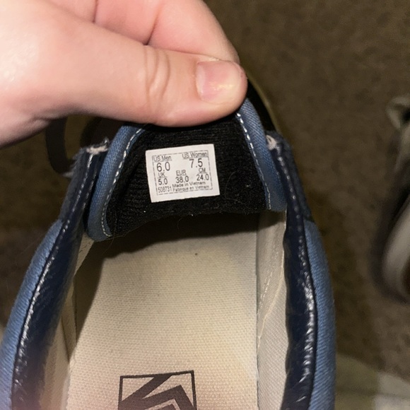 Vans women’s 7.5 shoe - Picture 3 of 3